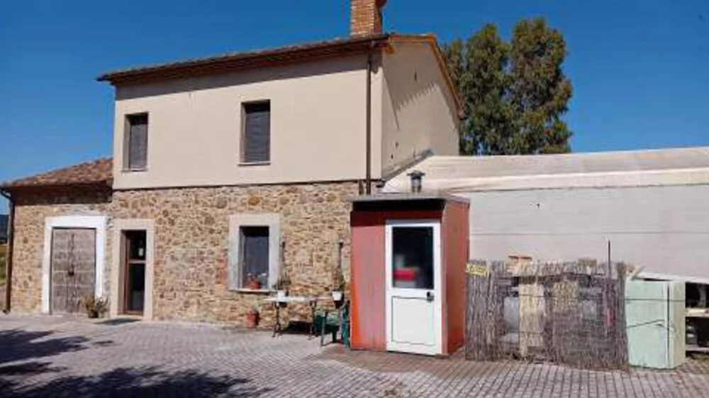 Unità collabente e terreno seminativo a Gavorrano