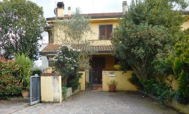 Villetta bifamiliare terra-tetto a Montecarlo, Via San Giuseppe 17
