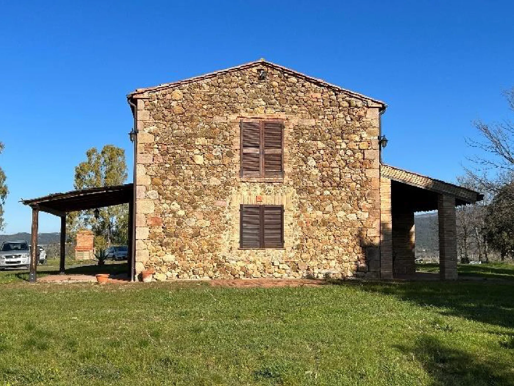 Azienda agricola con cantina, edifici e vigneti in loc. Cintoia