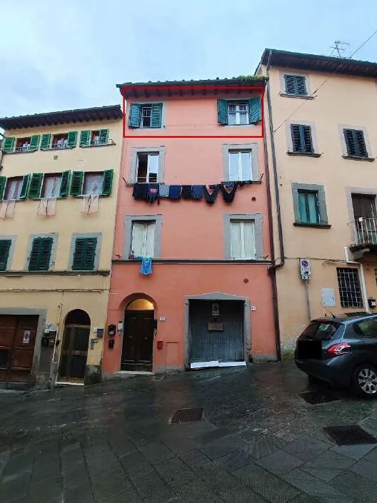 Appartamento al terzo piano in centro storico a Fucecchio