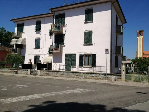 Appartamento al piano secondo con garage e corte in Fucecchio