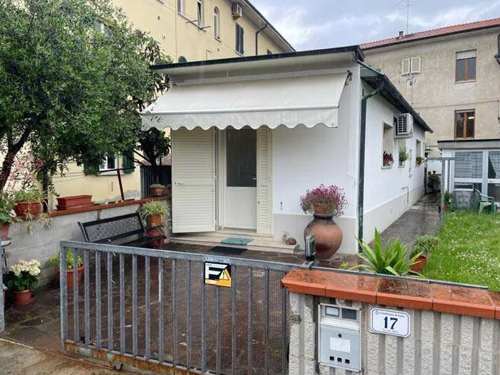 Appartamento con resede, magazzino e due garage in Castelfranco di Sotto
