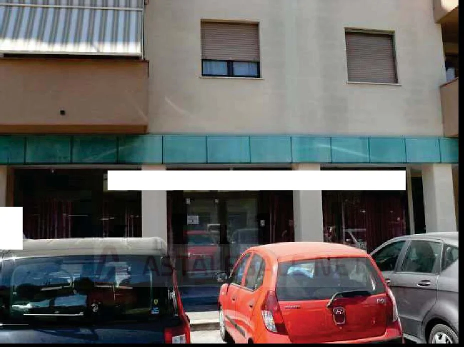 Fondo commerciale in Campi Bisenzio, Via Carlo Cattaneo 5