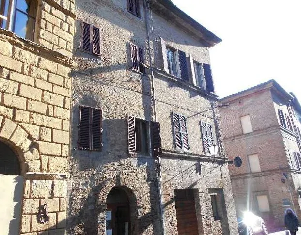 Appartamento su due piani in centro storico a Siena