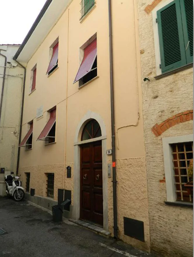 Appartamento bifamiliare a Seravezza con ripostiglio interrato - 002