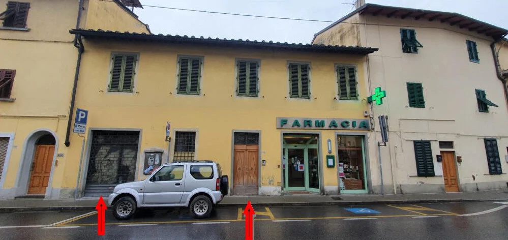 Appartamento e negozio in Fiesole, Via Aretina 196-198