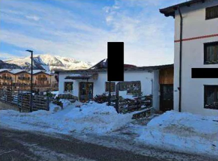 Edificio turistico-commerciale su tre livelli a Polsa di Brentonico