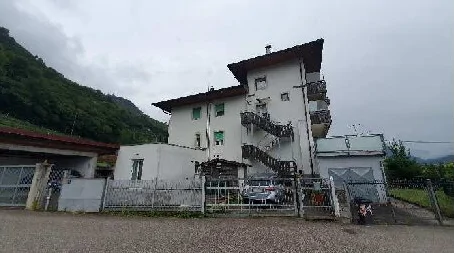 Appartamento al piano terra con cortile, garage e giardino-terrazza a Merano