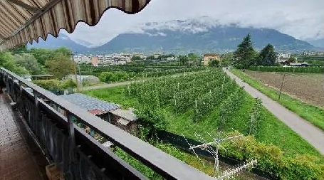 Appartamento su tre livelli a Merano, Sinigo, con soffitta