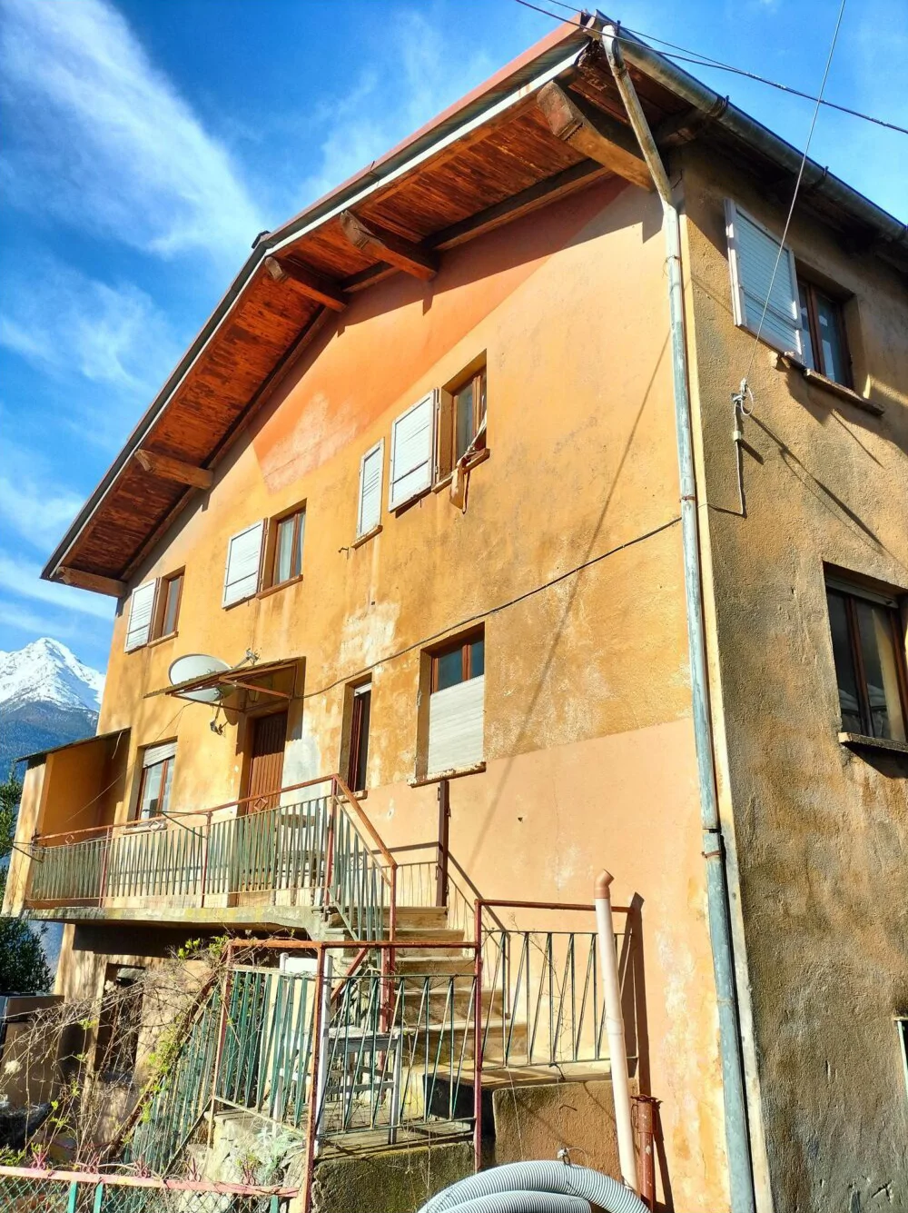 Appartamento con cantina in stato di degrado a Châtillon