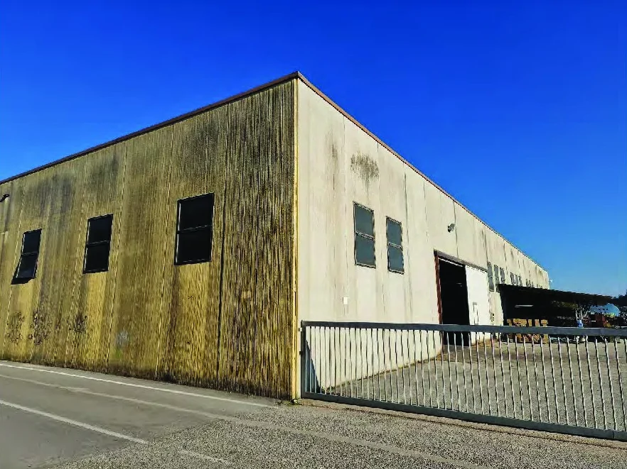 Fabbricato industriale con area scoperta in Pederobba