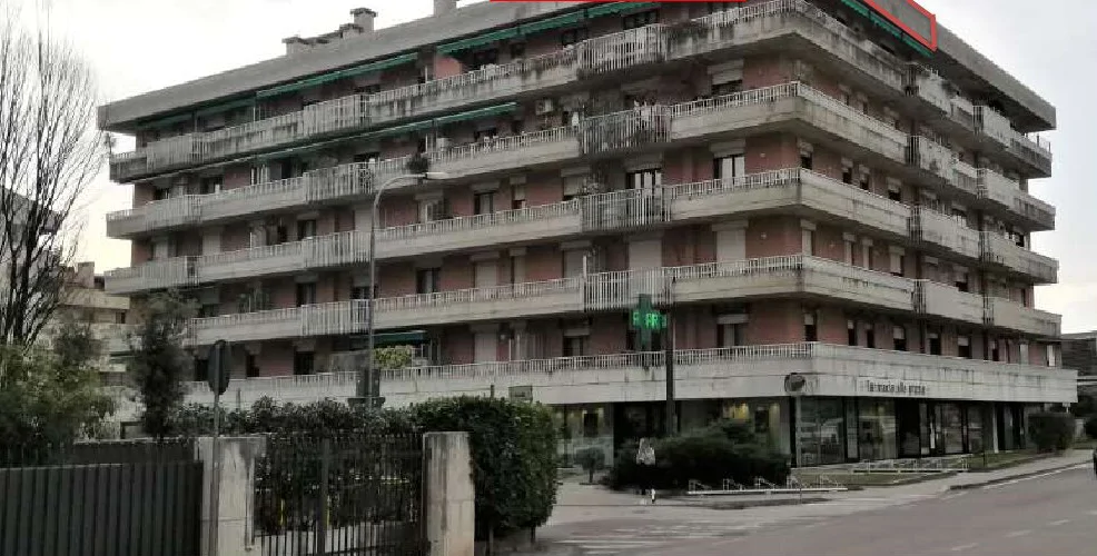 Appartamento al piano sesto con garage e cantina