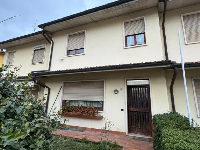 Abitazione a schiera con autorimessa in Castelgomberto