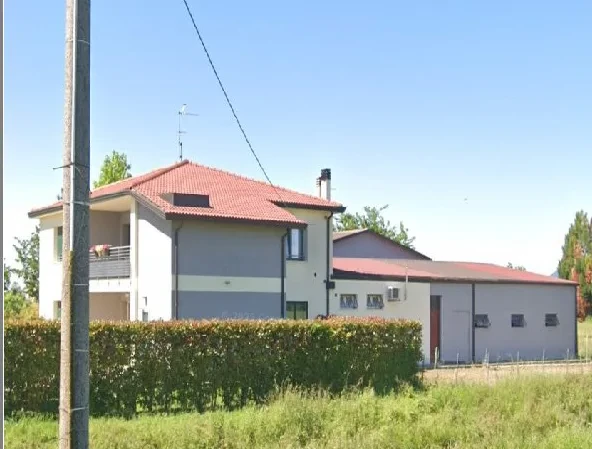 Appartamento bifamiliare con rustico a Due Carrare