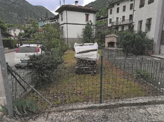 Appartamento bifamiliare con cantina e corte a Castellavazzo