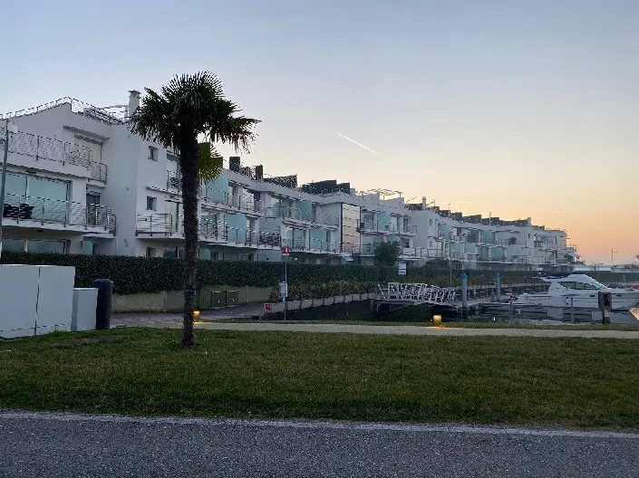 Appartamento al piano terra con posto auto nel Condominio Libeccio a Jesolo