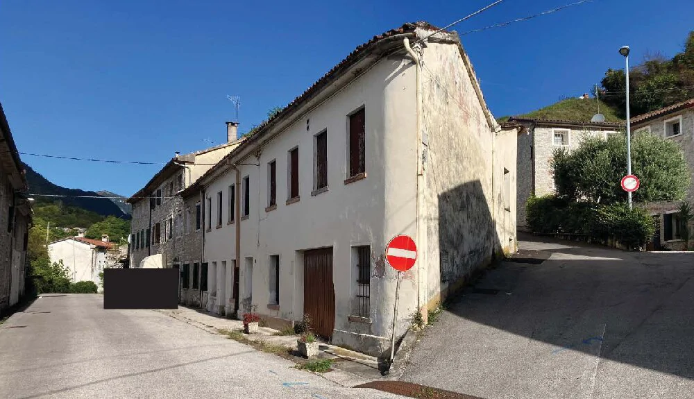Abitazione a Segusino, p.zza Roma 106, due piani