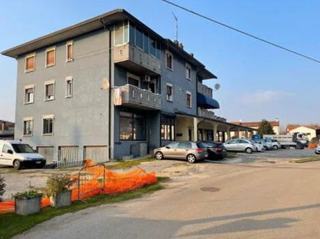 Appartamento con autorimessa in Brendola