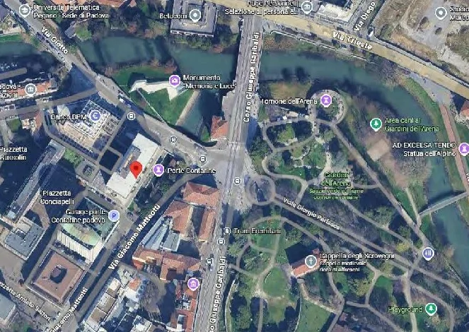 Negozio con ripostiglio in centro storico a Padova