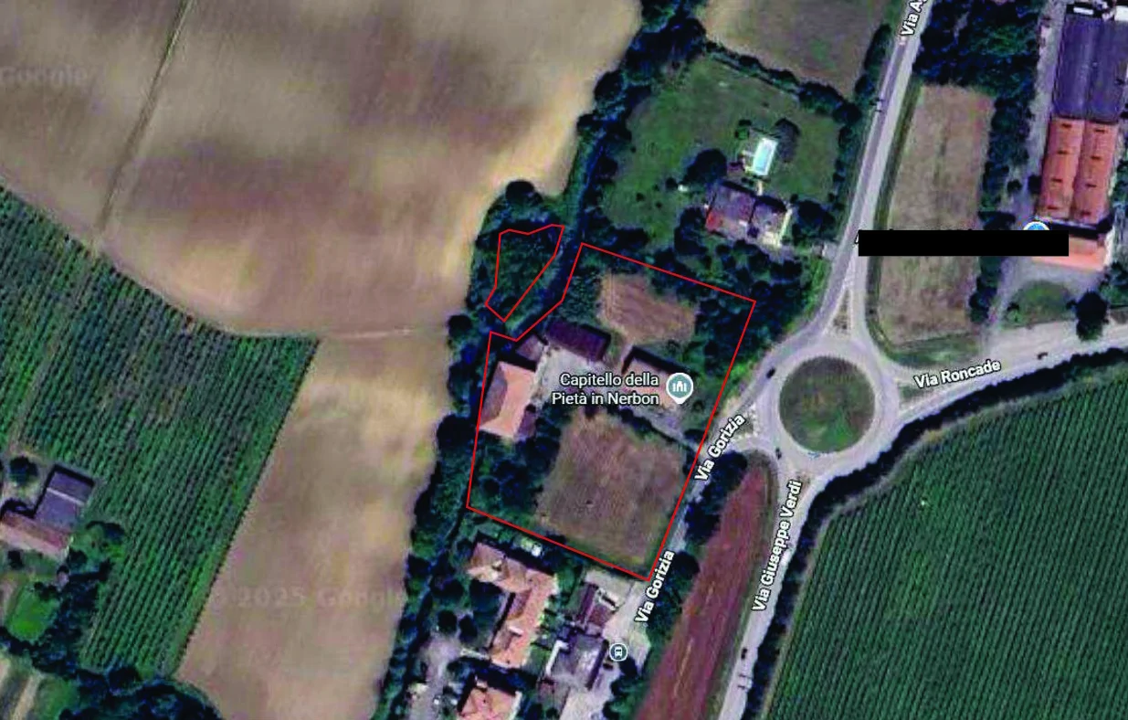 Compendio immobiliare ex mulino con annessi e terreni