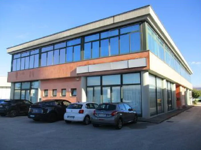 Magazzino al piano sottostrada in Via del Terziario 21, Thiene