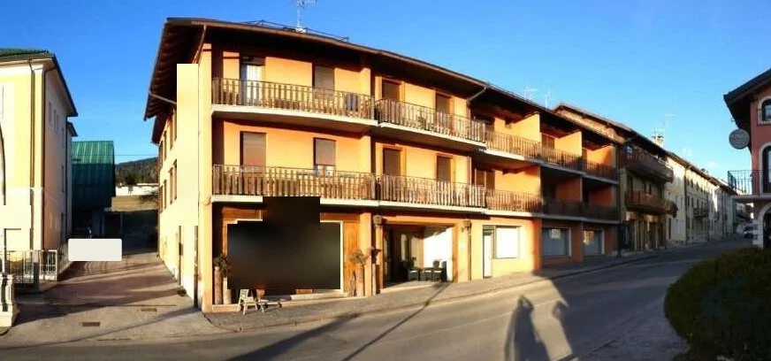 Albergo, ristorante e bar con corte esclusiva in Gallio (VI)