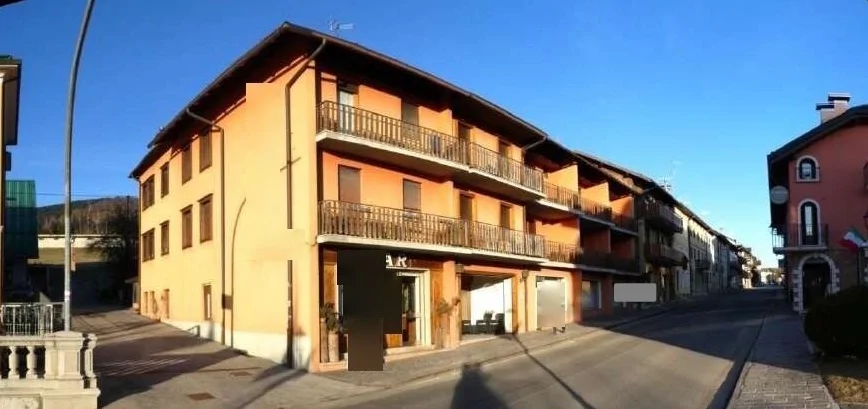 Albergo, ristorante e bar con corte esclusiva in Gallio (VI)
