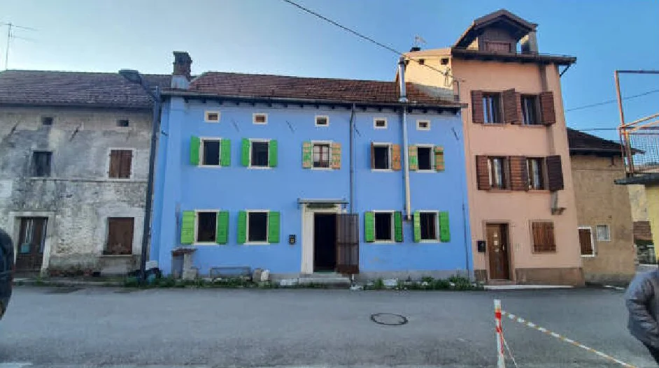 Antica casa ristrutturata con parcheggi a Borsoi