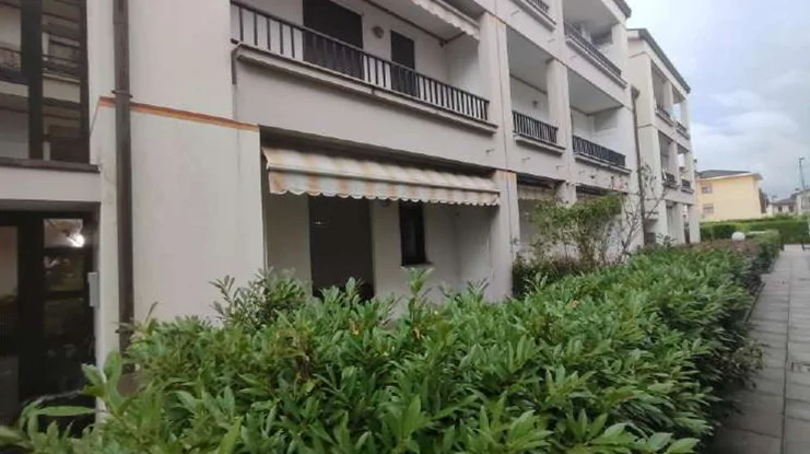Appartamento al piano terra con garage nel Condominio Le Colonne