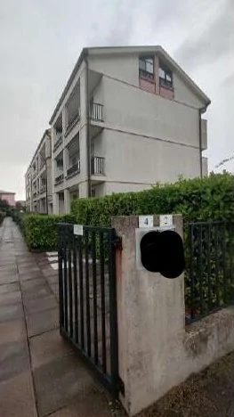 Appartamento al piano terra con garage nel Condominio Le Colonne