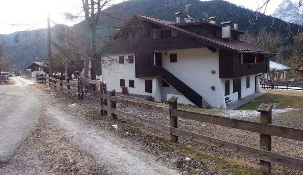 Quota di 1/2 di abitazione con posto auto ad Auronzo di Cadore