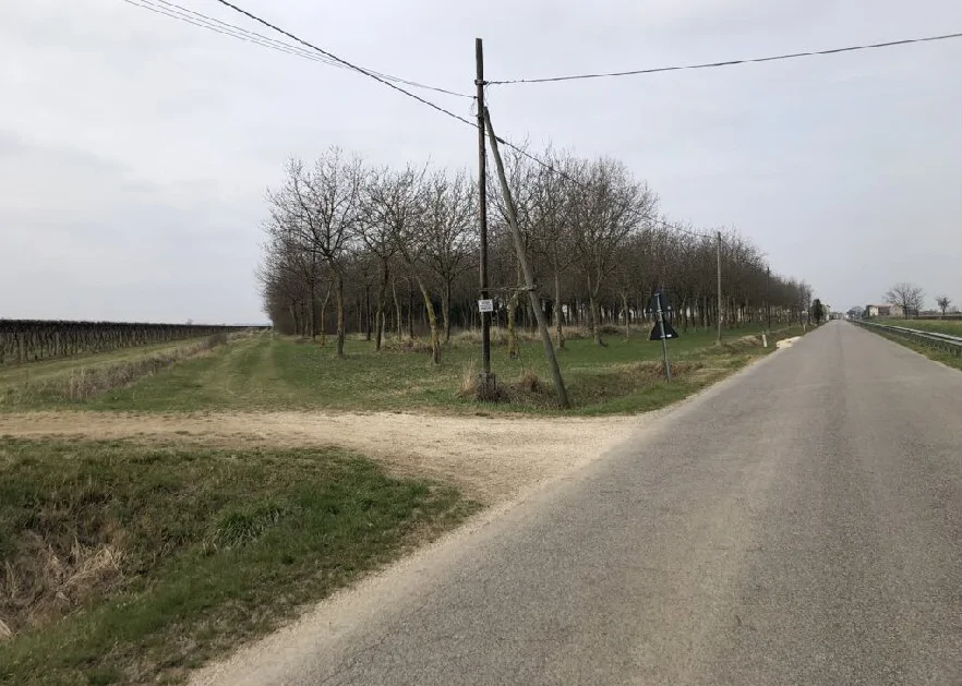 Fabbricato rurale collabente con rustico e terreni a Oderzo, Faè