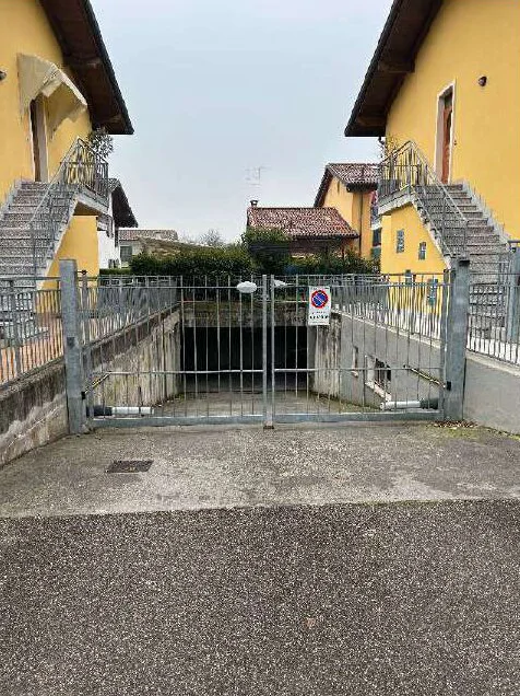 Appartamento al primo piano con autorimessa a Castelnuovo del Garda