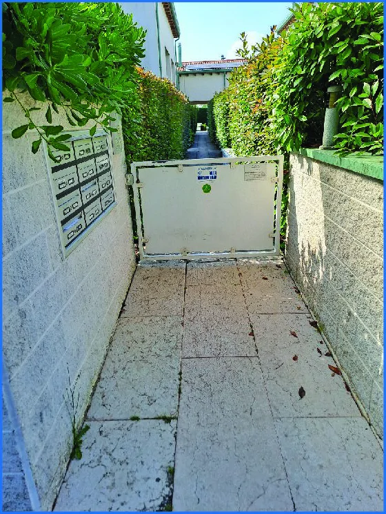 Appartamento con sottotetto, corte esclusiva e due garage a Treviso